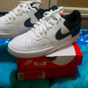 Black and white Nike Court Vision